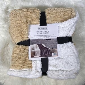 ⭐️SALE⭐️Windswept Cappuccino Micromink Sherpa